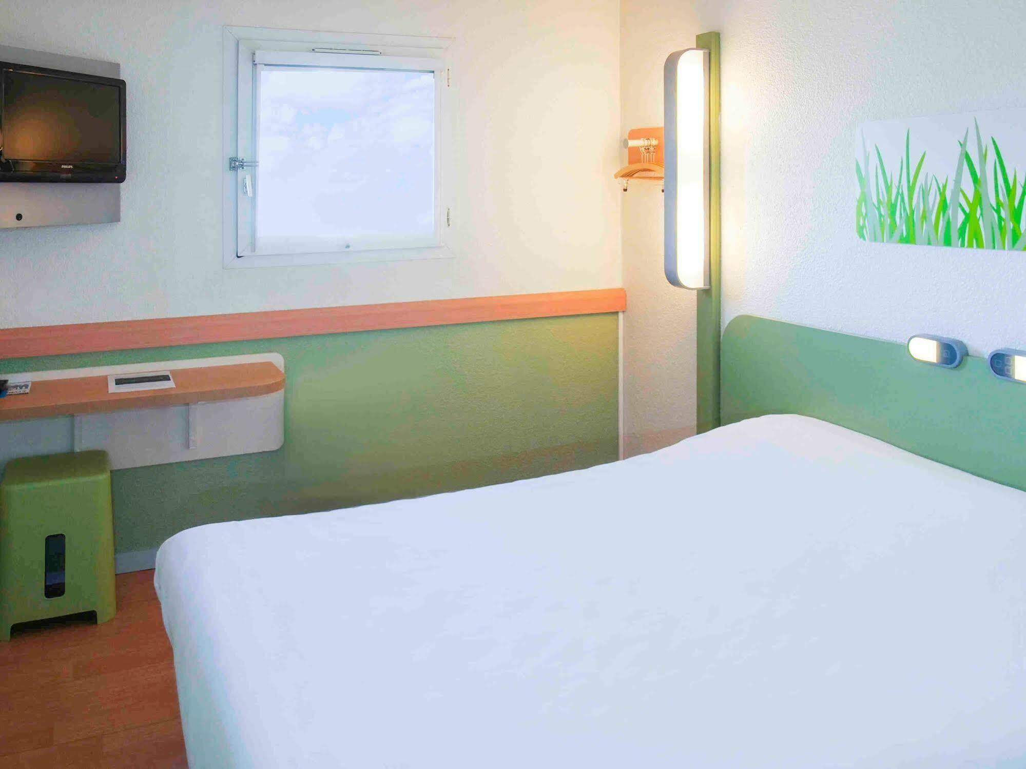 Ibis Budget Fontainebleau Авон Экстерьер фото